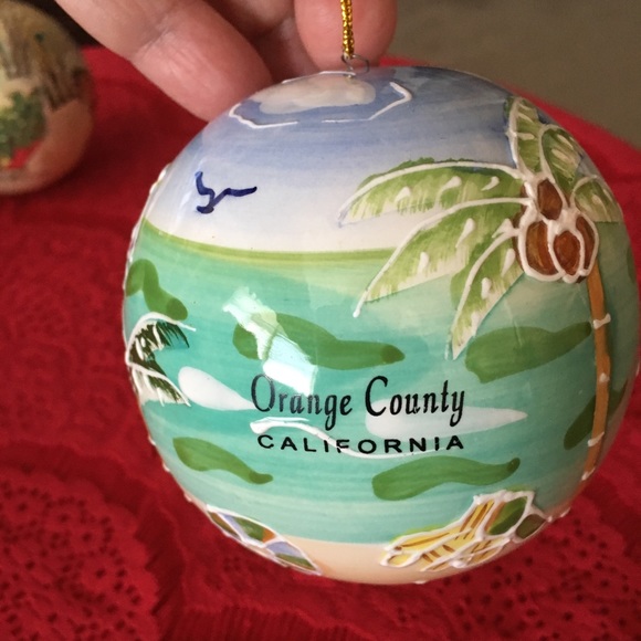 Beautifully crafted tree ornament - Picture 2 of 3